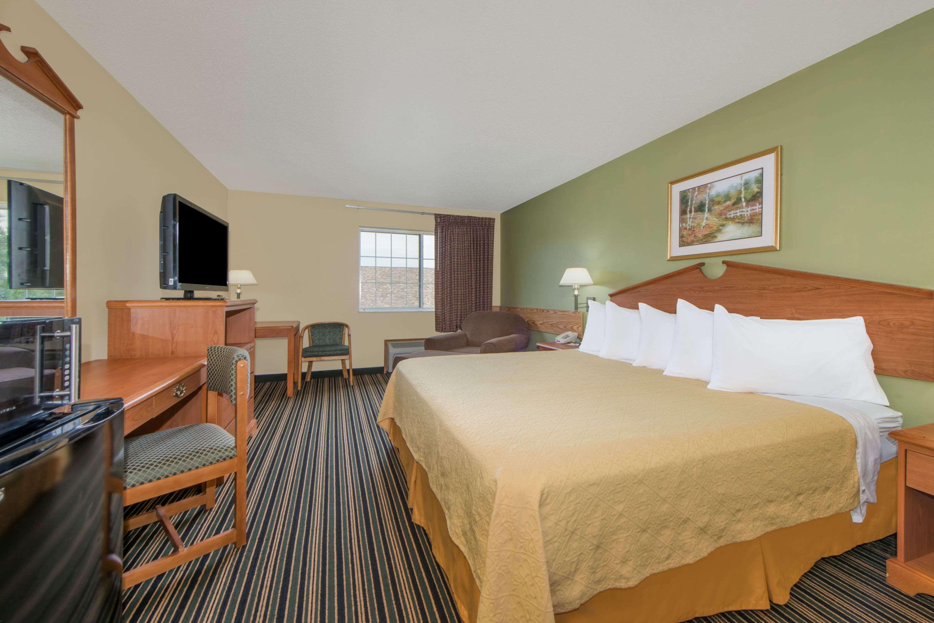 Days Inn By Wyndham Ottumwa Exterior photo