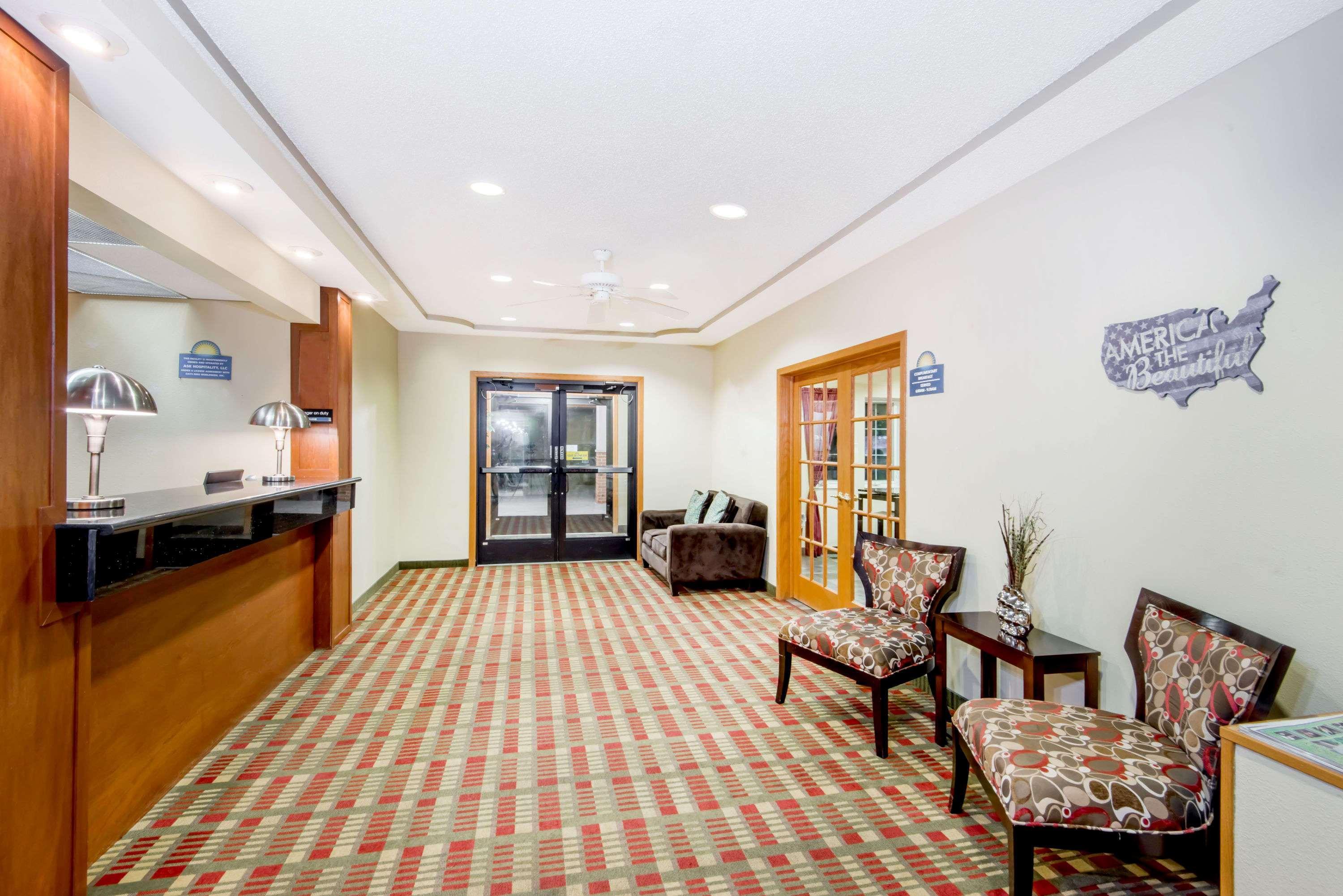 Days Inn By Wyndham Ottumwa Exterior photo